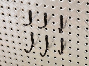 HEAVYWEIGHT 0204 Small Peg Hooks